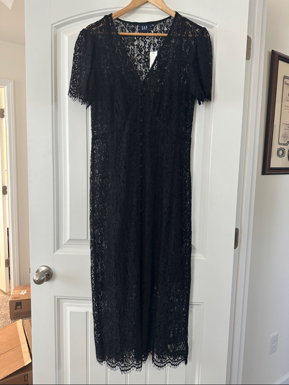 GAP Black Lace Midi Dress with V-Neck and Short Sleeves